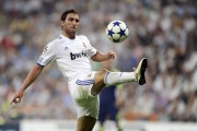 开云体育-五杀惊雷破玄机，Canyon以一敌众点燃全场，T1横扫GEN背后的王朝更迭密码