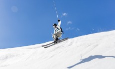 开云体育官方网站-绿茵史诗，当丹麦绝杀撕裂夜空，卢卡库用进攻之火照亮头名之争