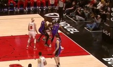 开云体育视频直播-湖人碾压阿根廷男篮，贝弗利制霸全场