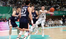 开云体育中国官网-赛场上球员们奋勇争先，谱写传奇