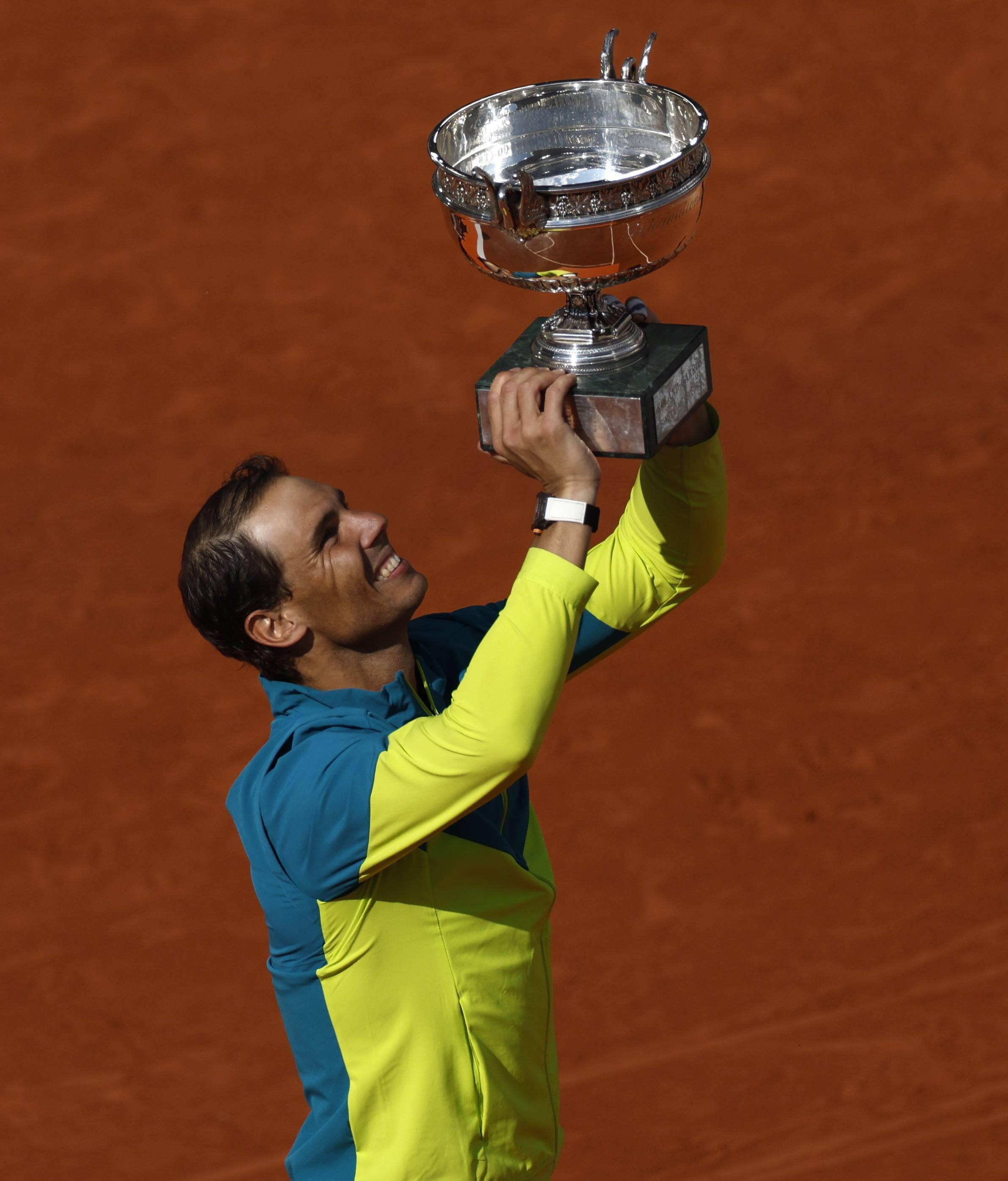 关于法网鏖战澳网，纳达尔刷新纪录的信息