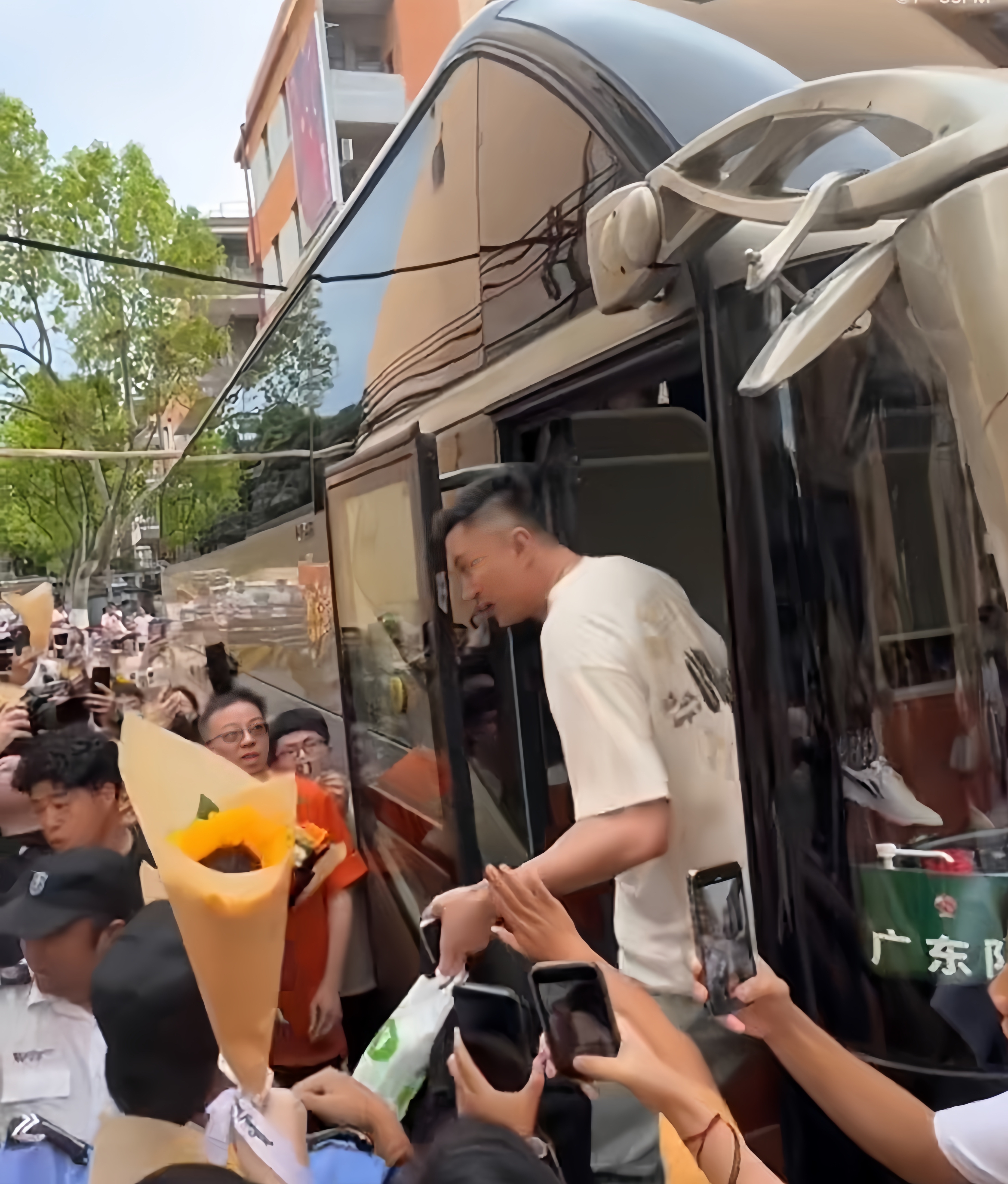 广东男篮遭遇不利，急需调整状态