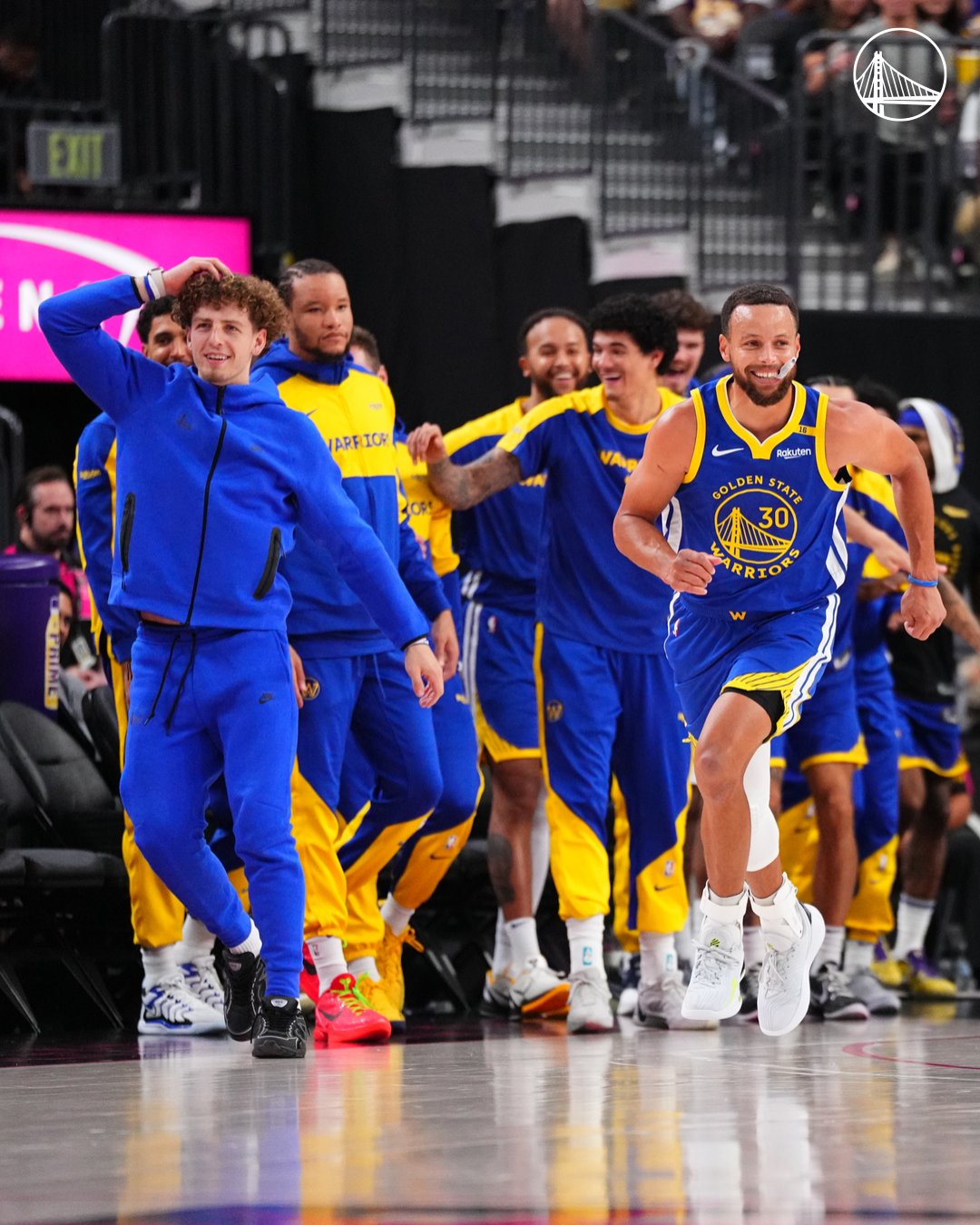 勇士大胜对手保持不败纪录，阵容稳定