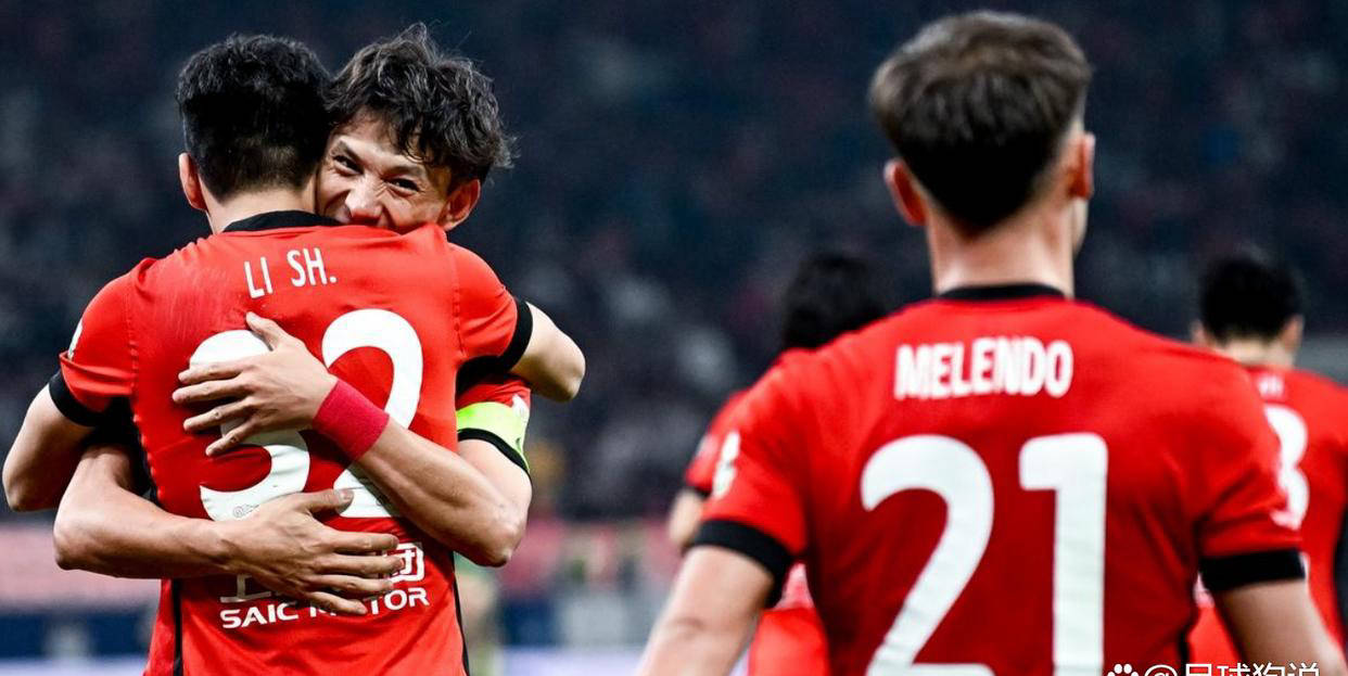 包含广州恒大豪取胜利，中超战场彰显雄风的词条