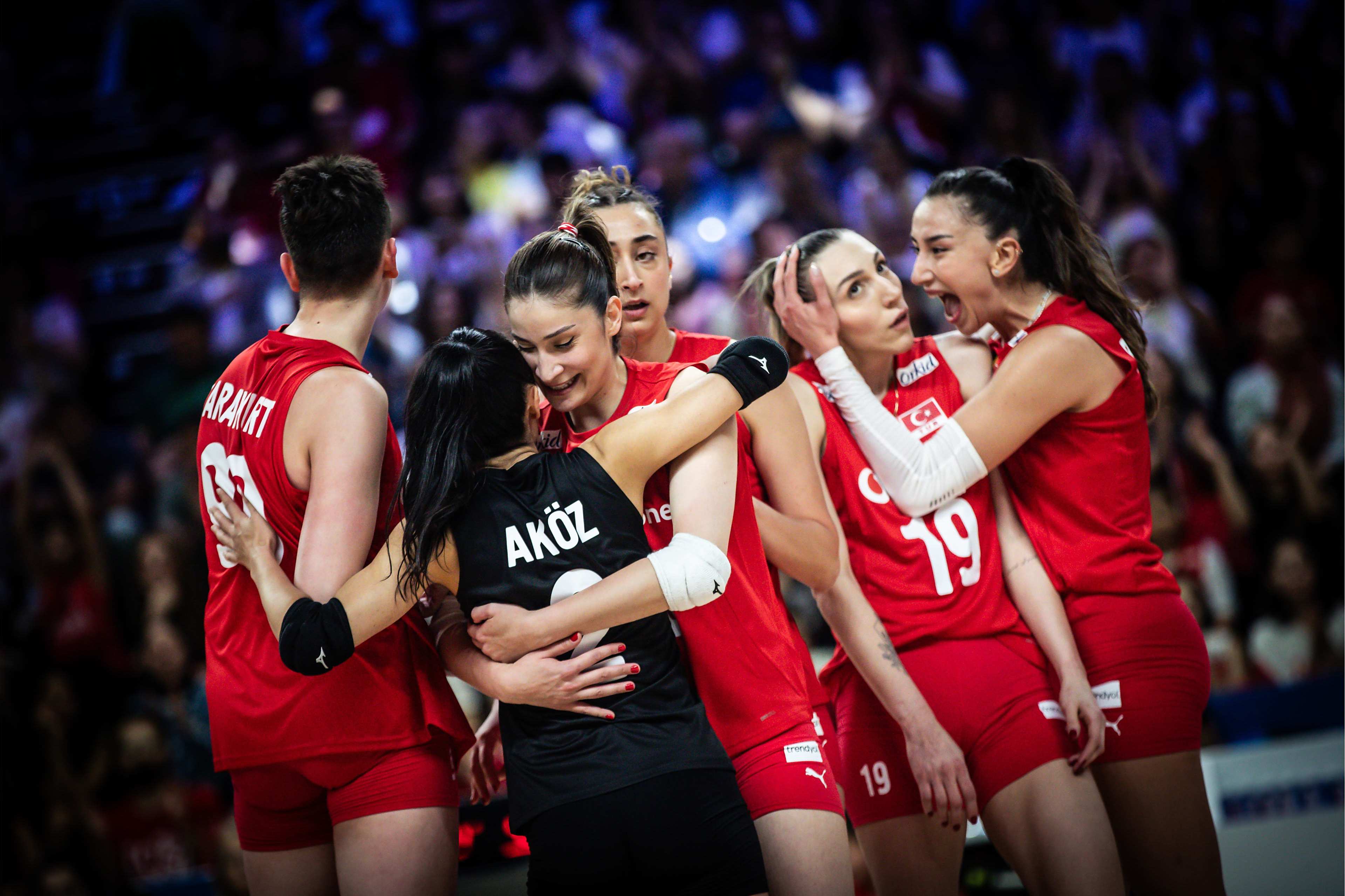 土耳其女排夺冠，队员配合默契