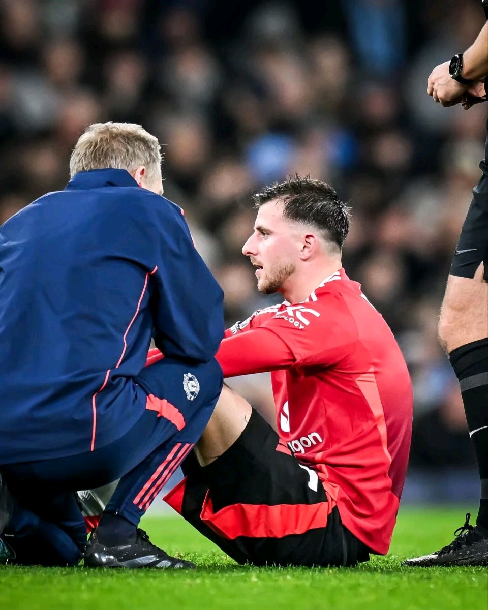 曼联前锋送出精彩助攻，赢得球迷掌声的简单介绍