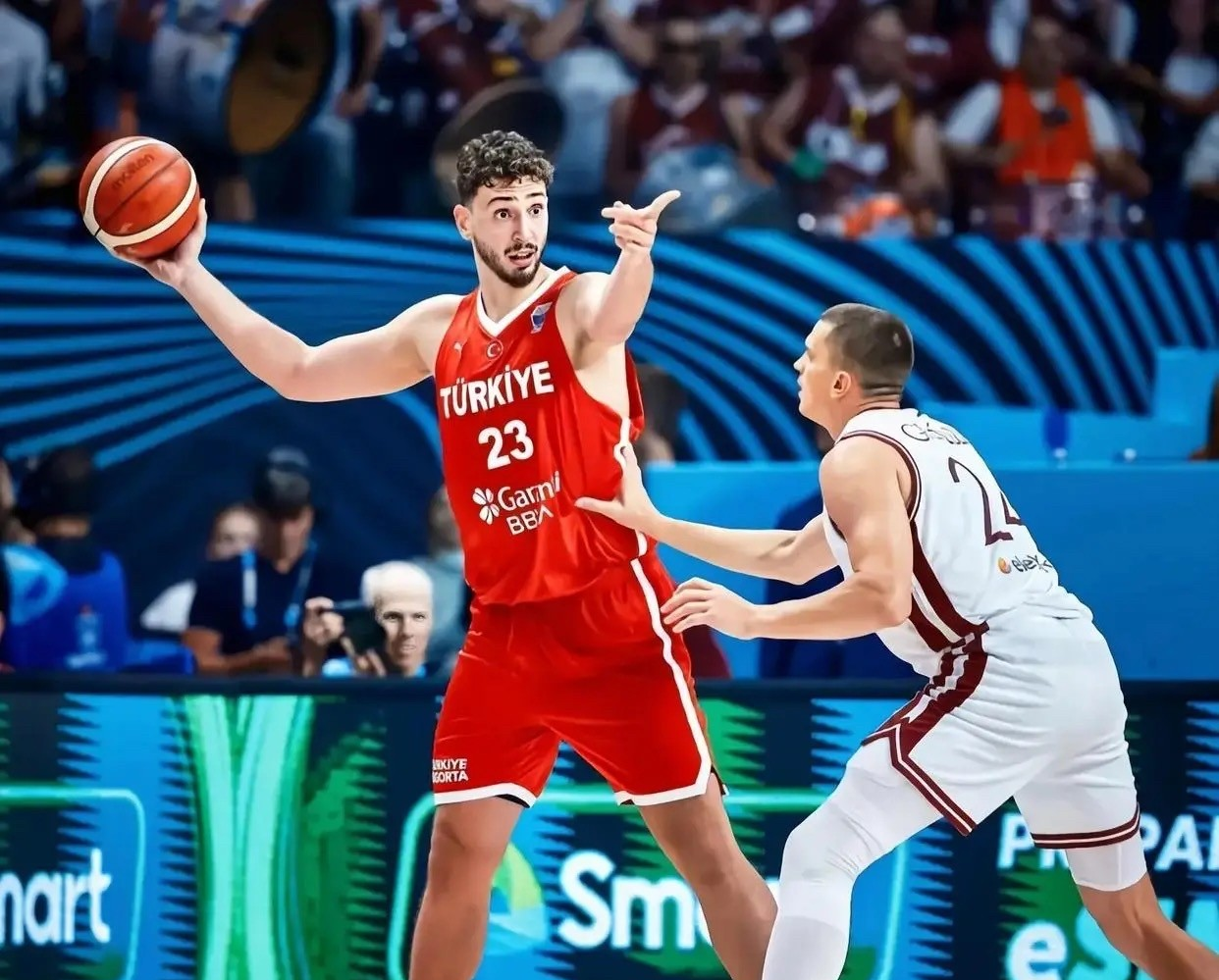 塞尔维亚男篮完胜魔术，特雷杨送出助攻