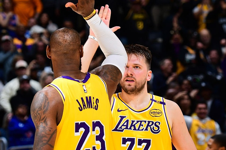 尼克斯逆转老鹰，取得一场重要胜利