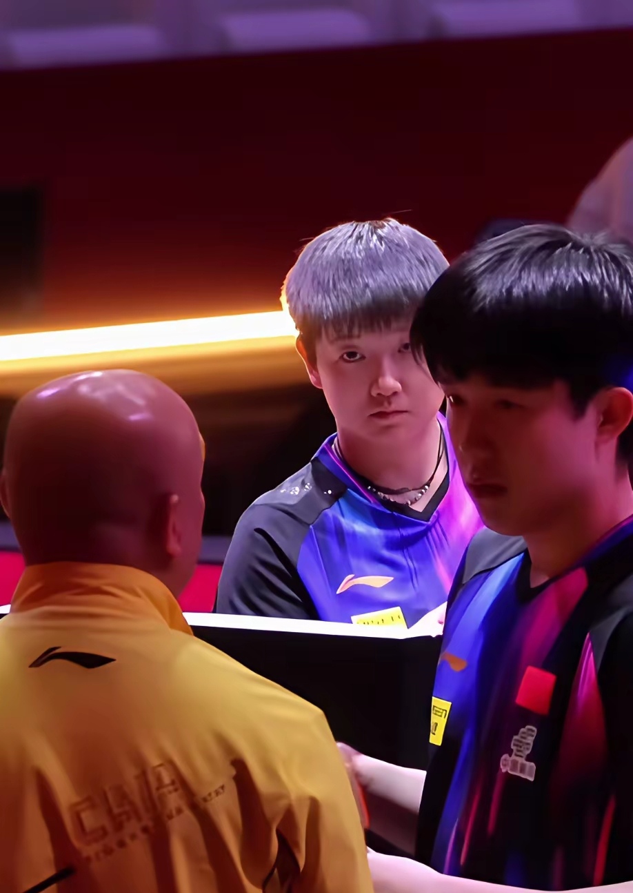 选手相互竞争,实力尽显无遗 选手相互竞争,实力尽显无遗