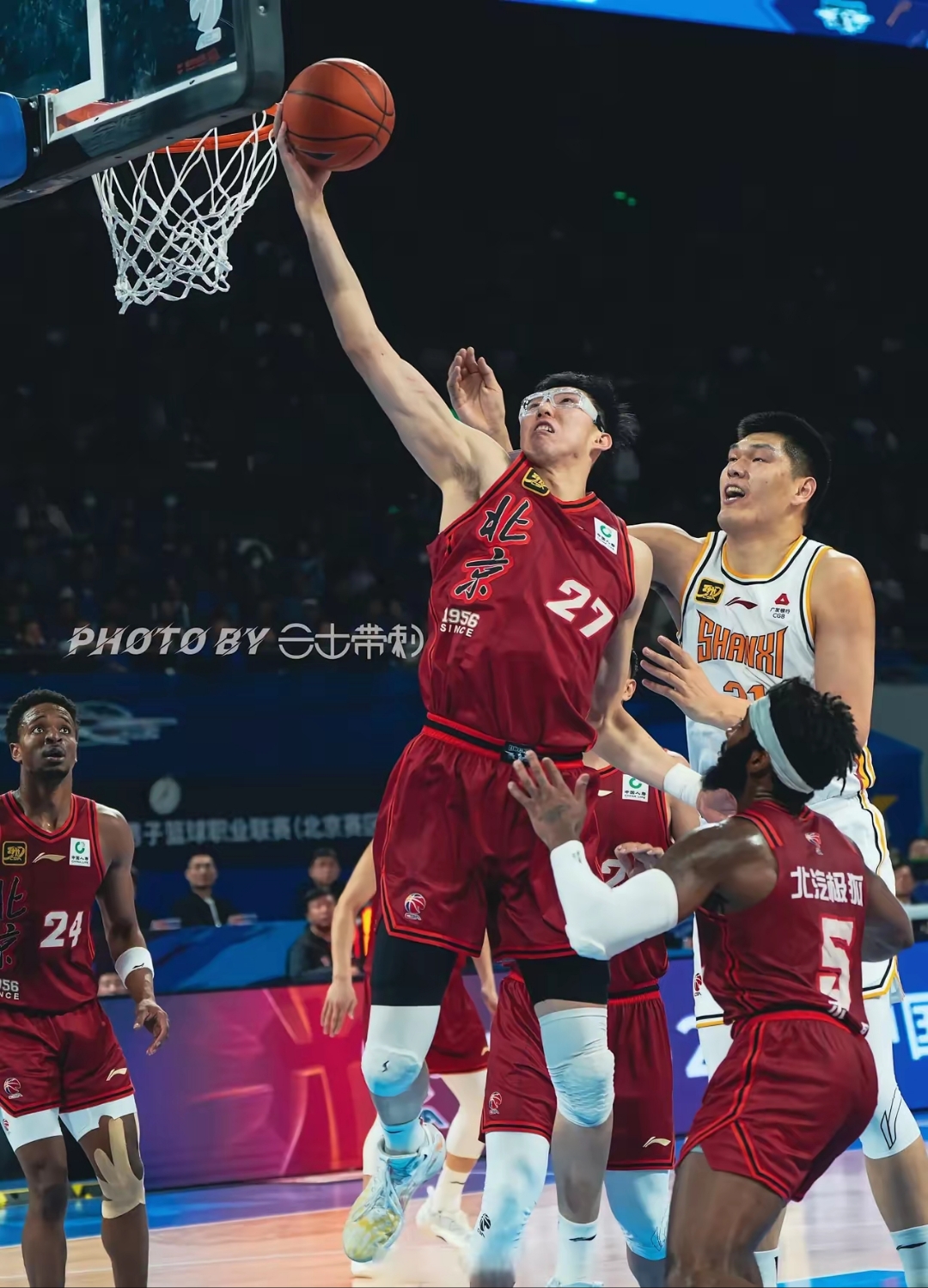 山东男篮表现稳定，三连胜赢得球迷掌声的简单介绍