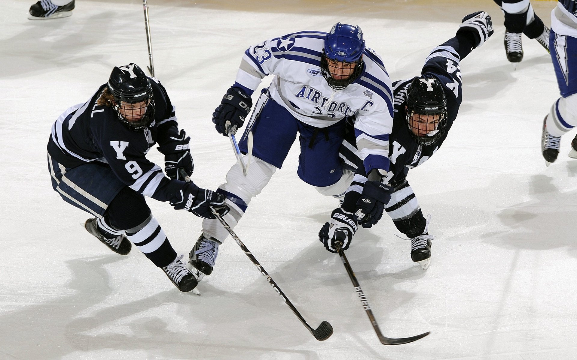 新疆队斩落步行者，霍勒迪成为关键先生，一场定义风格的胜利