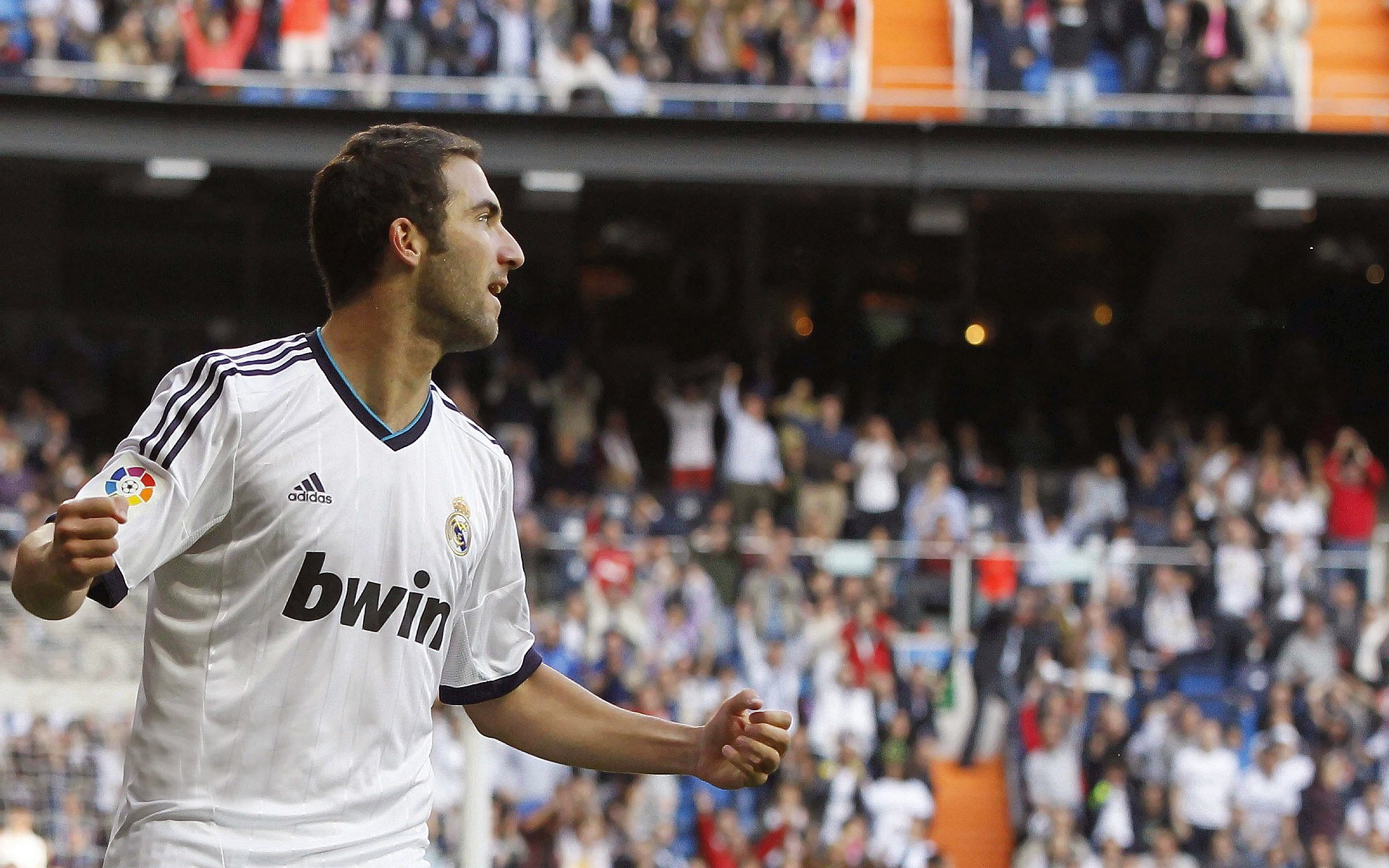 从日内瓦到多哈,梅西的自我救赎与瑞士对阵乌拉圭的足球哲学